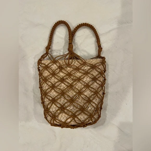 Summer Basket Purse Elegant Tan Woven Women's Bag - Picture 2 of 3